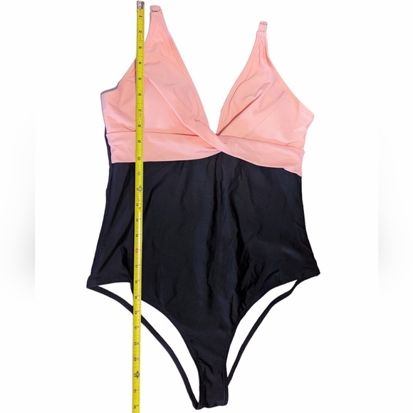 Block Color One Piece Swimsuit Womens XL Peach Pink Black Crossover Neckline NWT - Picture 7 of 10